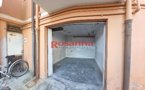 Foto Box a Livorno Ardenza di 24 m² con 1 locali in vendita