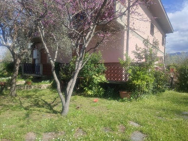 Foto Appartamento a Carrara Marina di Carrara di 120 m² con 5 locali