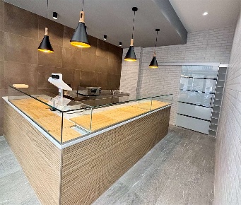 Foto Negozio in Via della Libertà 51, Rapallo Centro - Interno Ferrovia