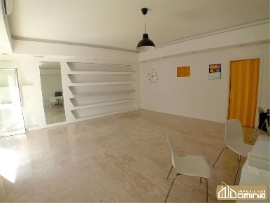 Foto Ufficio in via Torresi, Ancona Le Grazie di 70 m² con 1 locali