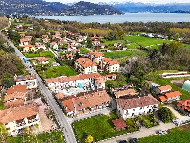 Foto Appartamento in Via Uponne 45, Ranco Uponne di 191 m² con 7 locali
