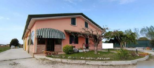 Foto Casa indipendente in Via Rusti, Jesolo Jesolo Paese di 212 m²