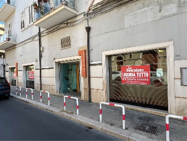 Foto Negozio in Via Cristoforo Colombo 38-40-42, Brindisi Centro Storico
