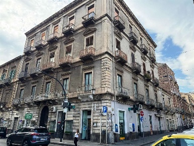 Foto Negozio in via umberto 123, Catania XX Settembre - Tribunale di 37 m²