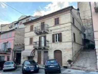 Foto Appartamento in Borgo Trieste, Petritoli Centro di 127 m² con 7 locali