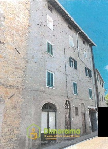 Foto Capannone industriale in Via XX Settembre 23, Vaiano Centro di 1300 m²