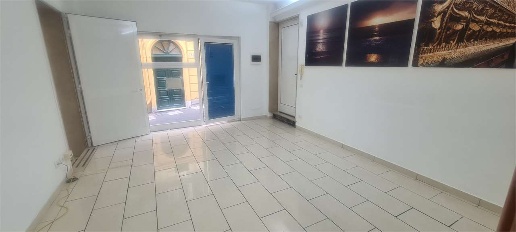 Foto Negozio in RONDO' GARIBALDI, Sanremo Porto Vecchio di 156 m²