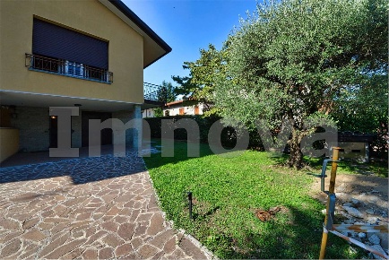 Foto Villa unifamiliare in via vecellio 17, Barlassina di 160 m² in vendita