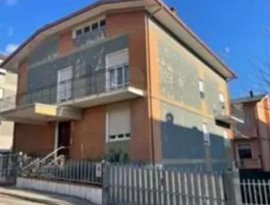 Foto Appartamento in Via Enrico Toti, Porto Sant'Elpidio Centro di 174 m²