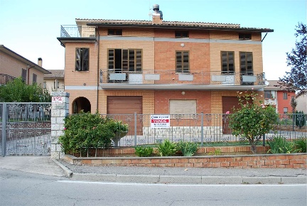 Foto Casa indipendente in Via Papa Giovanni XXIII 3, San Ginesio Centro