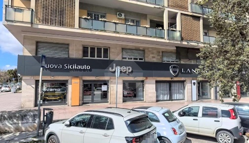 Foto Ufficio in VIALE LAZIO, Palermo di 1600 m² con 11 locali in vendita