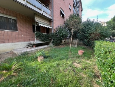 Foto Appartamento in VIA ROMERO, Scandicci Casellina di 95 m² con 5 locali
