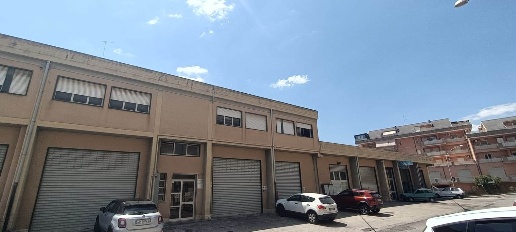 Foto Ufficio in VIA GIOTTO 15, Caltanissetta Centro di 225 m² con 7 locali