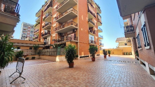 Foto Appartamento in VIA GIACOMO LEOPARDI  7, Guidonia Montecelio di 70 m²