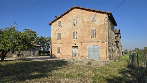 Foto Casa indipendente in Stradello Zuccoli 4, Carpi di 789 m² in vendita