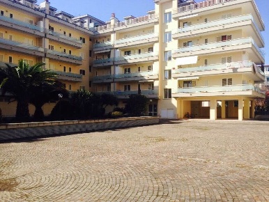 Foto Appartamento in VIA QUASIMODO 29, San Nicola la Strada di 110 m²