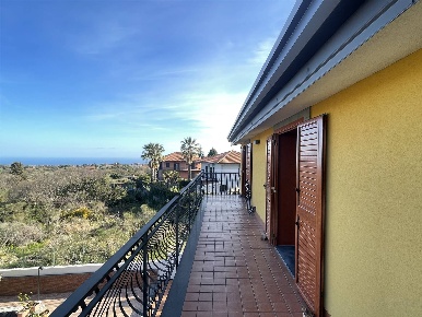 Foto Appartamento a Pedara di 90 m² con 4 locali in affitto