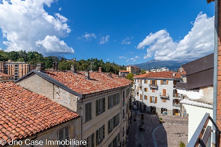 Foto Appartamento in via guarnotta 20, Ivrea di 128 m² con 5 locali