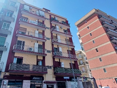 Foto Appartamento in Via Giovanni Modugno  14, Bari Poggiofranco di 87 m²