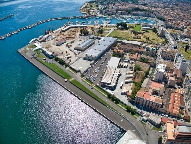 Foto Appartamento in Via Patuano, Palermo Porto di 954 m² con 20 locali