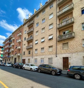 Foto Appartamento in Via Arona 23, Torino Parella di 75 m² con 3 locali