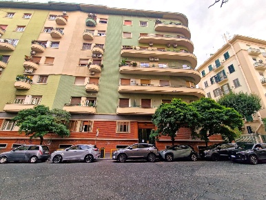 Foto Appartamento in Viale Michelangelo 48, Napoli Vomero di 140 m²