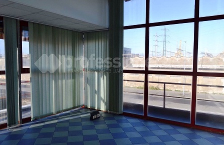 Foto Ufficio a Livorno Shangai di 490 m² con 12 locali in vendita