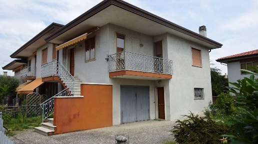 Foto Villa unifamiliare a Spinea Spinea Orgnano di 110 m² con 7 locali