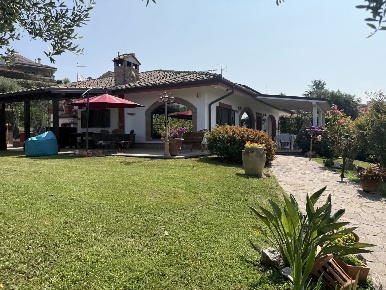 Foto Villa singola in Via degli Olivi 2, Castelnuovo di Porto Centro