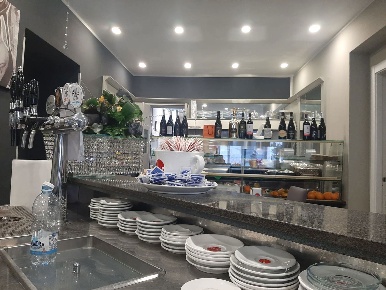 Foto Bar in Via Torino 35, Nichelino di 120 m² con 3 locali in vendita