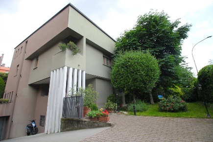 Foto Villa singola in Via dei Platani 11, Legnano di 450 m² con 8 locali