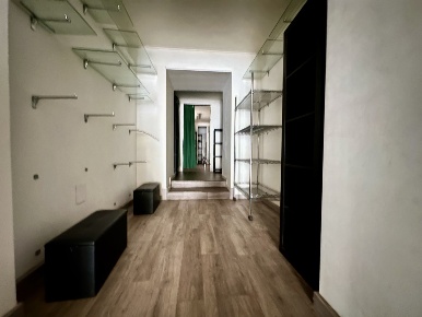 Foto Locale commerciale in VIA NITTI 81, Taranto Borgo di 85 m² in affitto