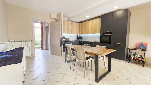 Foto Appartamento in via la pozza, Lonato del Garda di 75 m² con 2 locali