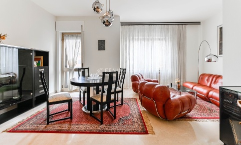 Foto Appartamento in via Mosè 16, Opera Centro di 100 m² con 3 locali