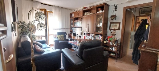 Foto Appartamento a Rufina Contea di 100 m² con 6 locali in vendita