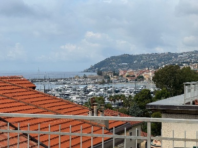 Foto Appartamento in Corso Felice Cavallotti 168, Sanremo di 80 m²