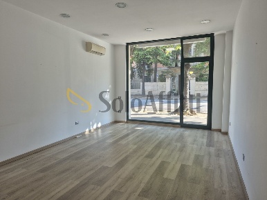 Foto Locale commerciale in Viale Giovanni Bovio 379, Pescara di 42 m²