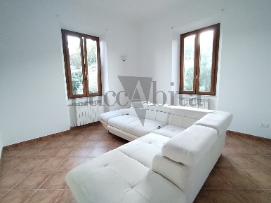 Foto Appartamento in Via Sarzanese 1128, Lucca Nave di 90 m² con 5 locali