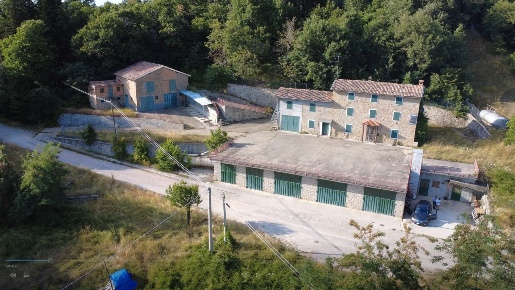 Foto Rustico in Via del Mercato 95, Zocca Centro di 770 m² con 20 locali