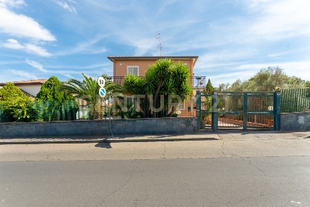 Foto Appartamento in Via Vincenzo Bellini 37, Tremestieri Etneo Centro