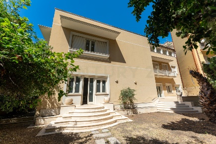 Foto Villa unifamiliare in Via Salvatore Paola 177, Catania Borgo di 640 m²