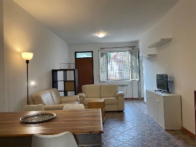 Foto Appartamento in Via Cristoforo Colombo, Vernate Coazzano di 75 m²