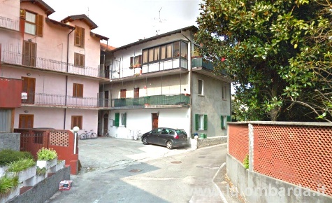 Foto Appartamento in Via Cristoforo Colombo, Leggiuno di 82 m² con 3 locali
