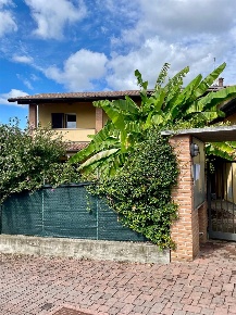 Foto Appartamento in Via Cascina Selve, Mornago di 80 m² con 3 locali