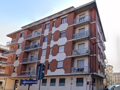 Foto Appartamento in via rossini, Asti di 85 m² con 3 locali in vendita