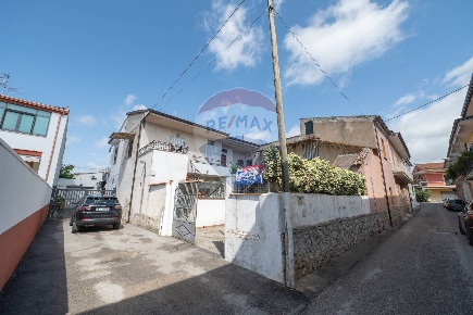 Foto Casa indipendente in Via Vico Nuovo, Carinola Nocelleto di 240 m²