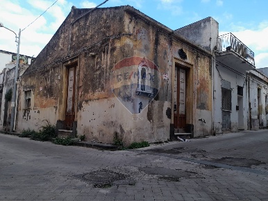 Foto Casa indipendente in Via San Sebastiano, Riposto Centro di 100 m²