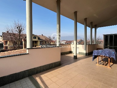 Foto Attico in Via Ten. Col. Michele Avalle, Piscina di 299 m² con 5 locali