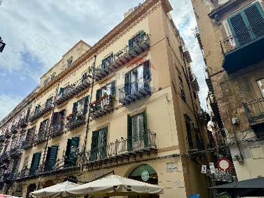 Foto Appartamento in Vicolo Dadi, Palermo Kalsa di 89 m² con 3 locali