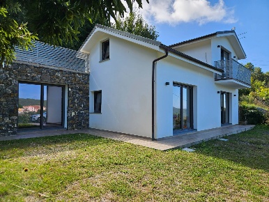 Foto Villa singola in Località Comeglio, Moneglia di 185 m² con 6 locali
